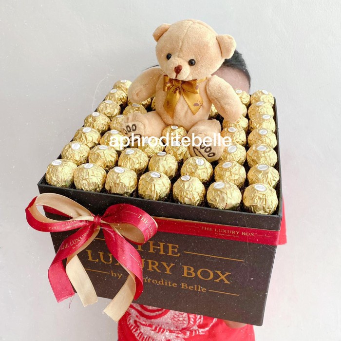 

Ferrero Box Premium Teddy Bear / Hadiah Ulang Tahun / Wisuda / Lebaran