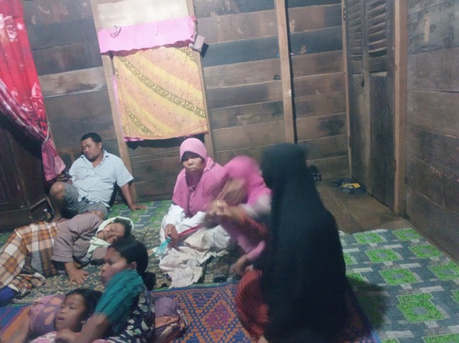 Batik Couple Keluarga Sania Ruffle Ori Ndoro Jowi Dnt Motif Rampel Hijau