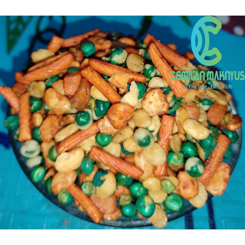 

Kacang Campur 500 Gram | Mix Peanuts | Mantap Rasa dan renyahnya , cocok untuk dikonsumsi dalam perj