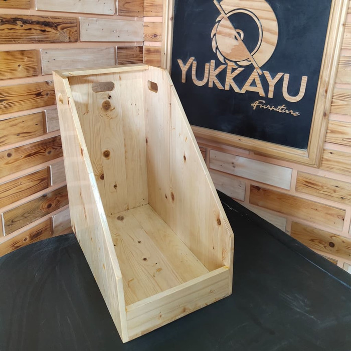 HOLDING BOX SEPEDA LIPAT