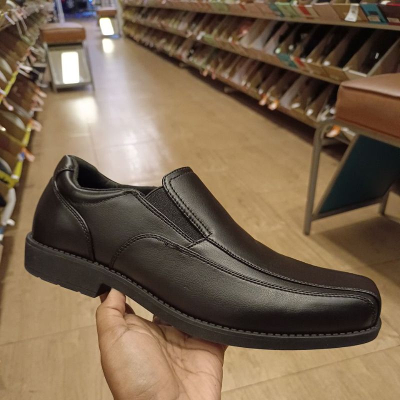 PAYLESS SEPATU PANTOFEL PRIA - CARLIN BLACK 189314