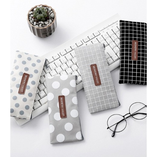 

Tempat pensil / Tempat kosmetik