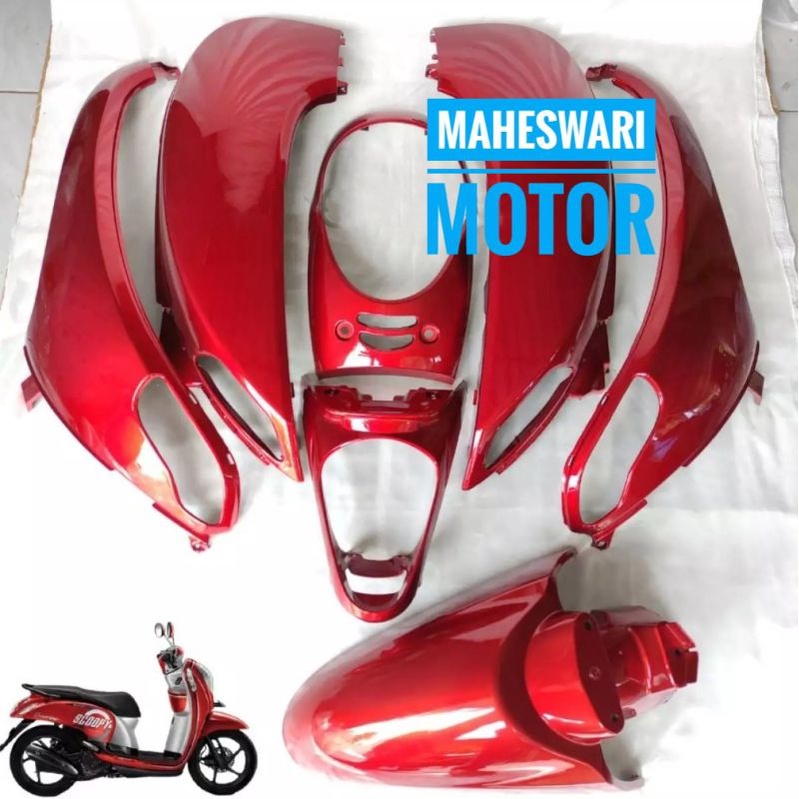 Cover body halus Honda Scoopy FI tahun 2013 2016 warna merah.