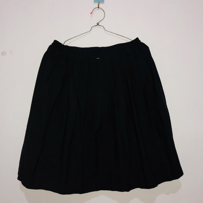 preloved rok hitam wiru