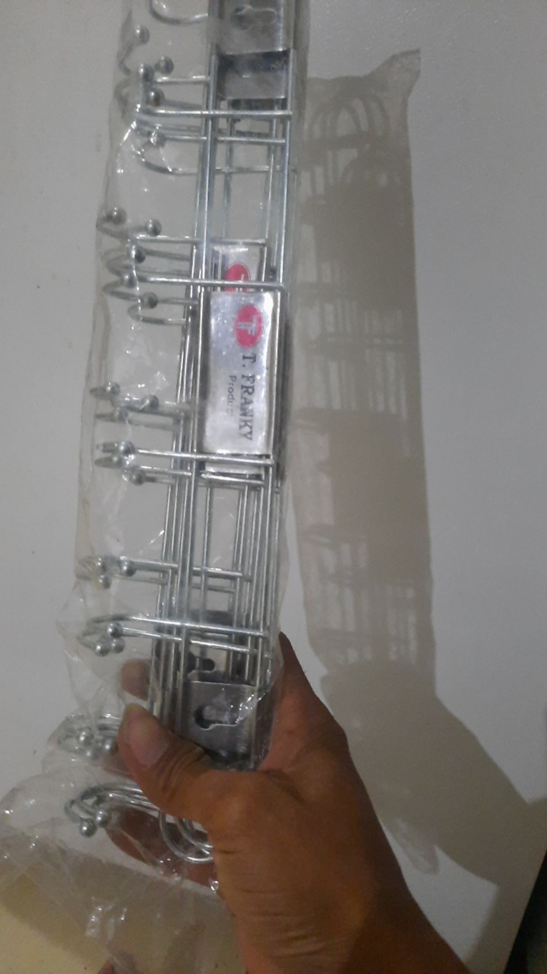 Gantungan Baju Kastok