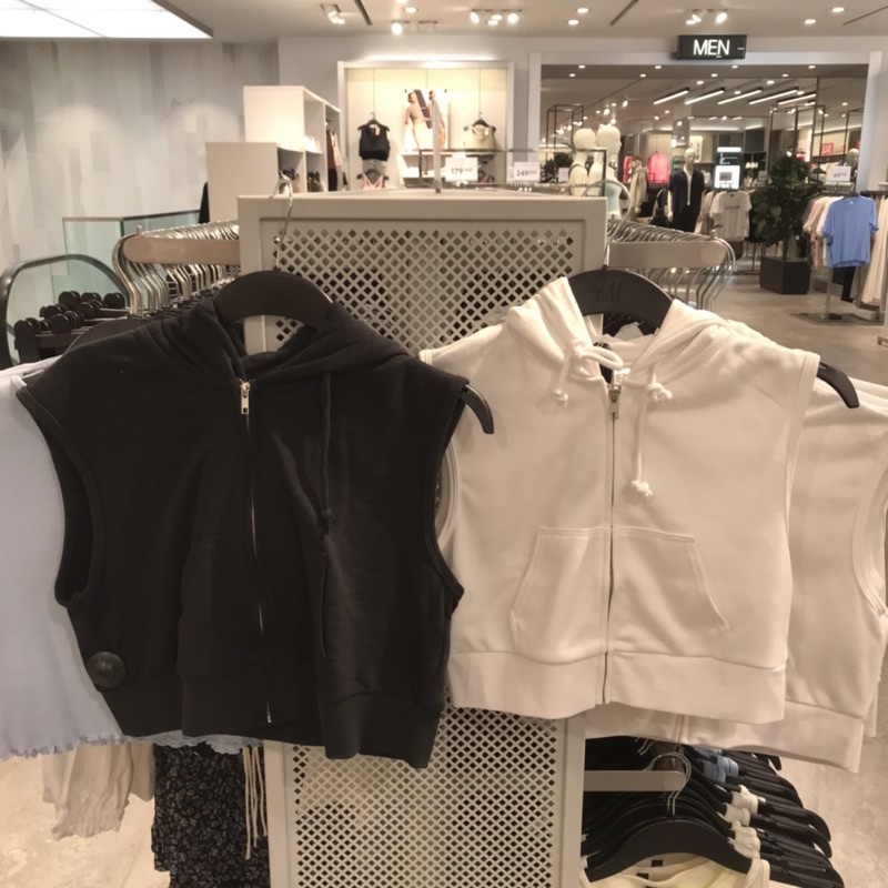 H&M women’s - hoodie vest slim fit crop top