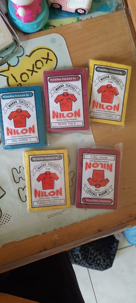 Pewarna Pakaian Nilon 10 Bungkus Per Satu Warna = 7.500
