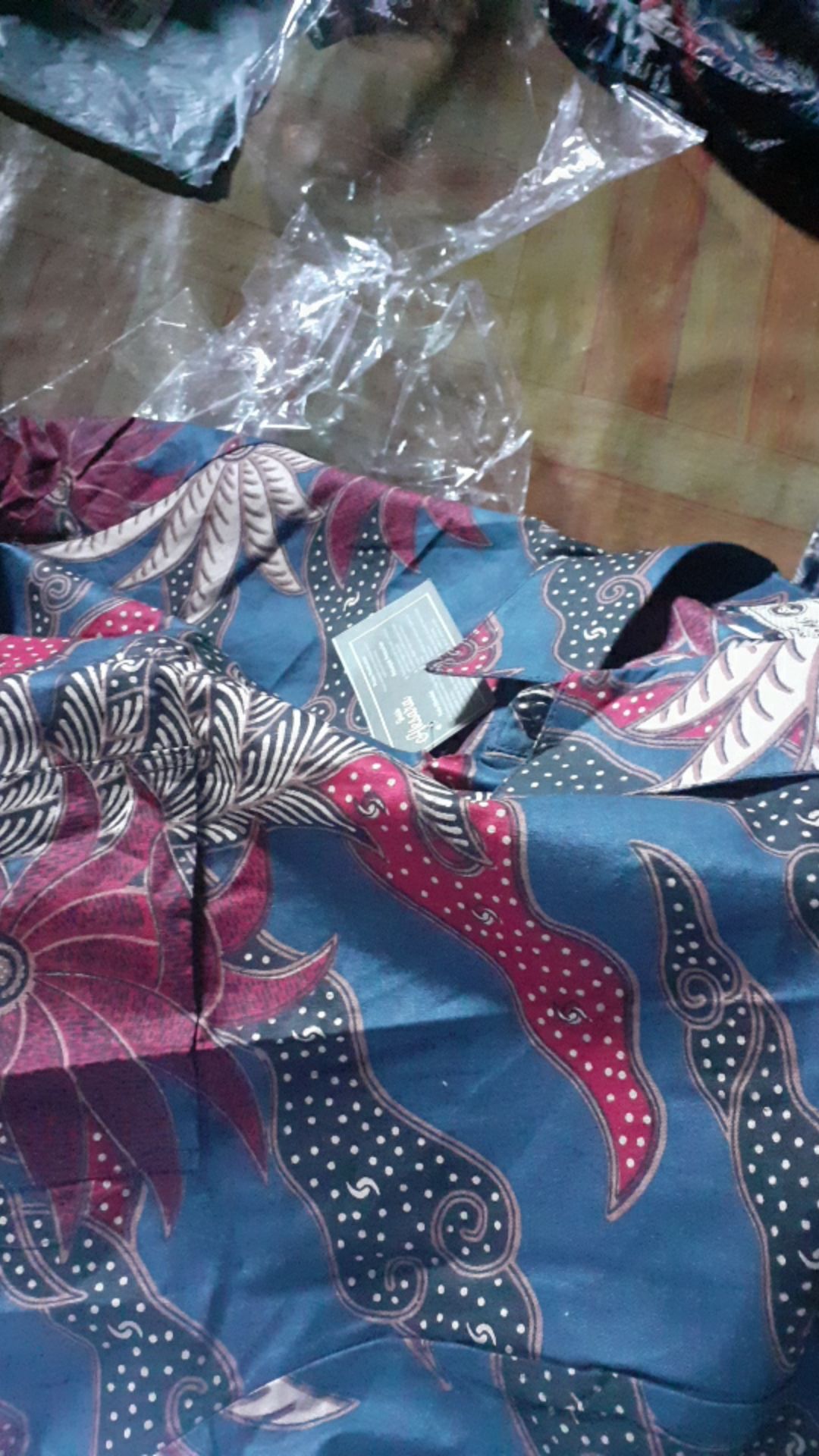 Hem Pisang Mega Mendung Ori Titiek Batik Solo, Kemeja Batik Pria Ppbtk07 Wsa04 Lengan Pendek Modern