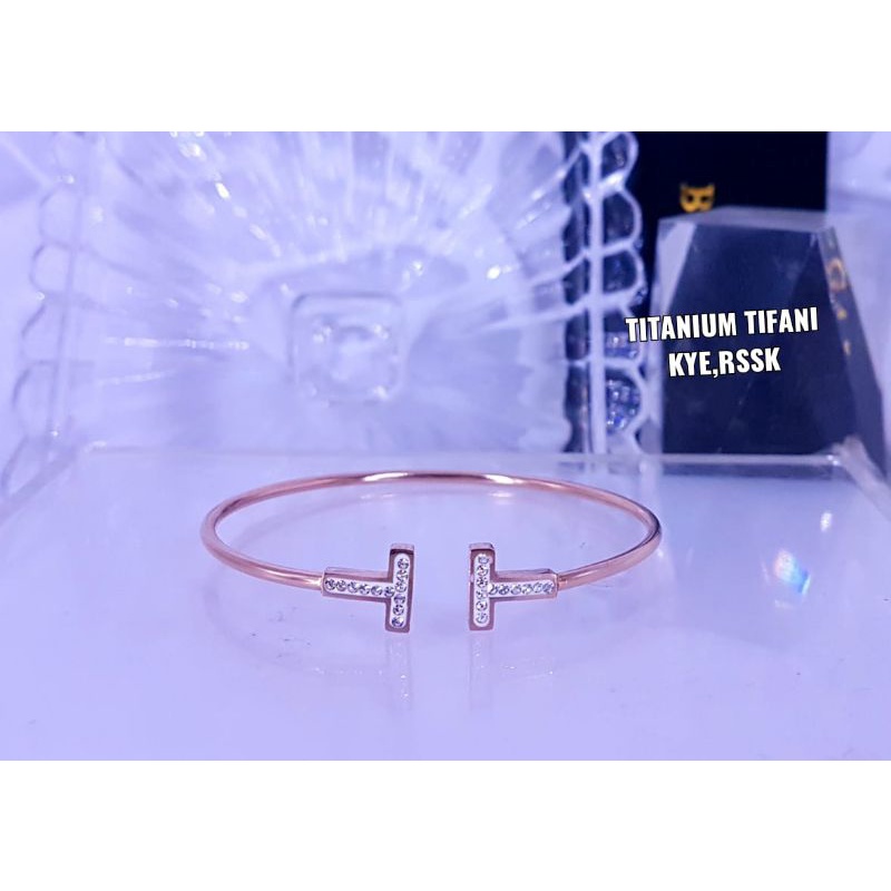 gelang Tifani Titanium,tidak luntur, asli Titanium,aman dipakai mandi