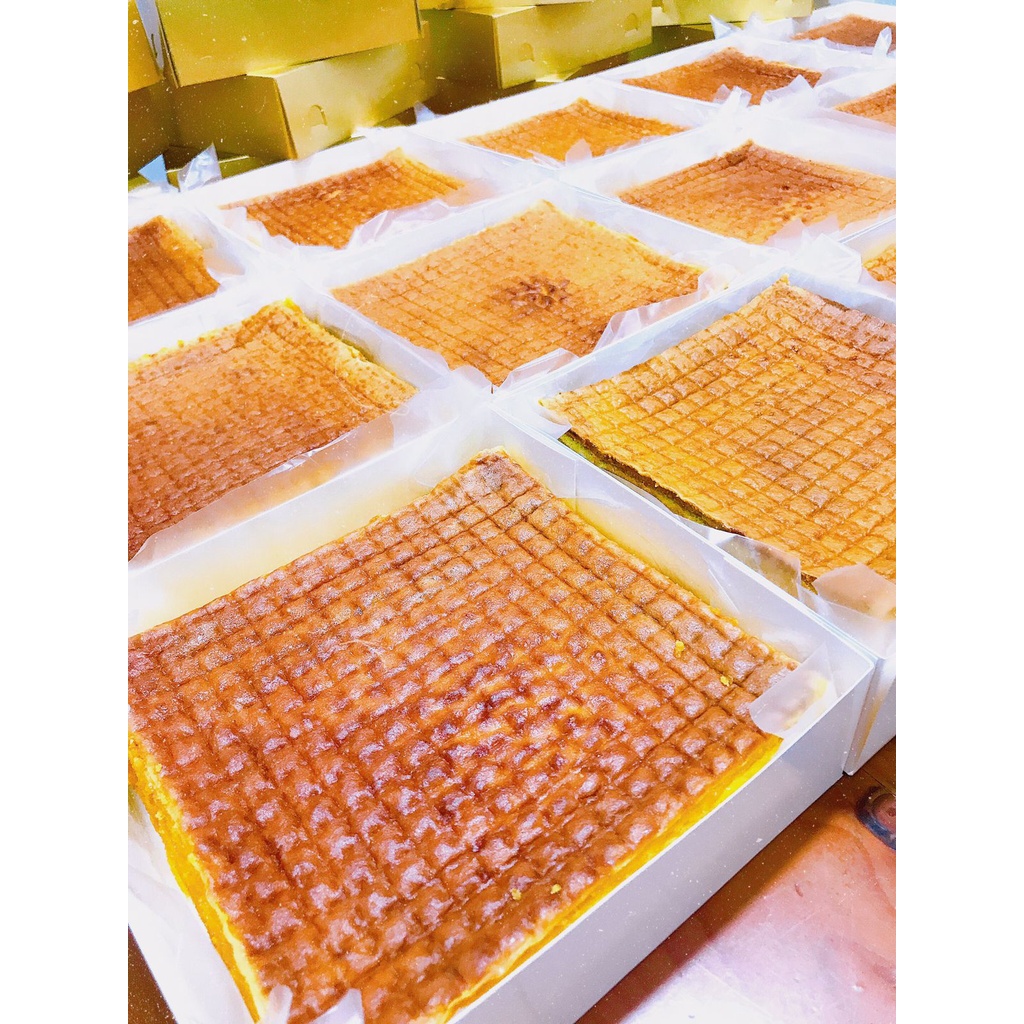 

Homemade Fresh Kue Lapis Mentega Captong Golden Crunch Butter