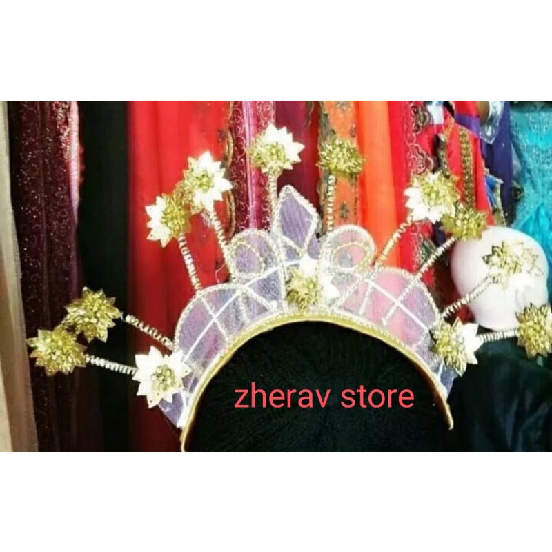 aksesoris kepala adat Nusantara