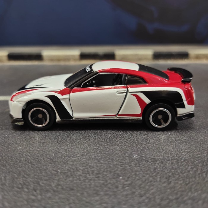 Tomica Hyper Rescue Nissan GT-R