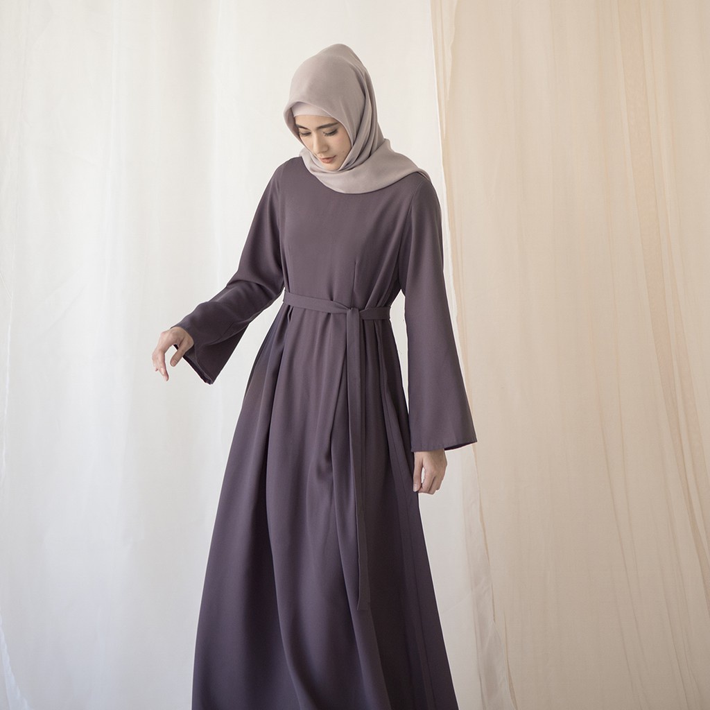 baju gamis wanita dress muslim terbaru Grey Khaira by Aska Label - Gamis crepe warna abu, lengan pa 