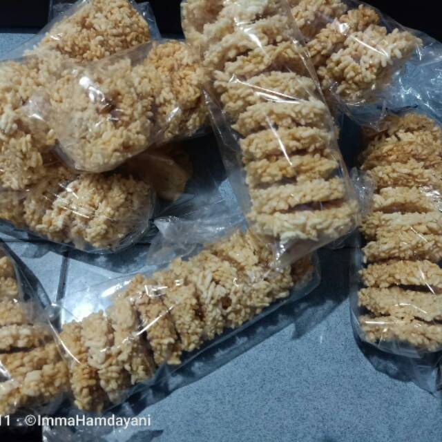 

Cemilan ranginang gurih , khas sunda