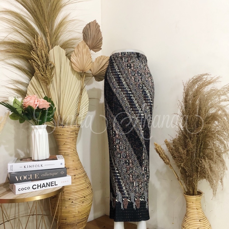 Rok Batik Plisket Fit S - JUMBO All Size-Hana Hitam