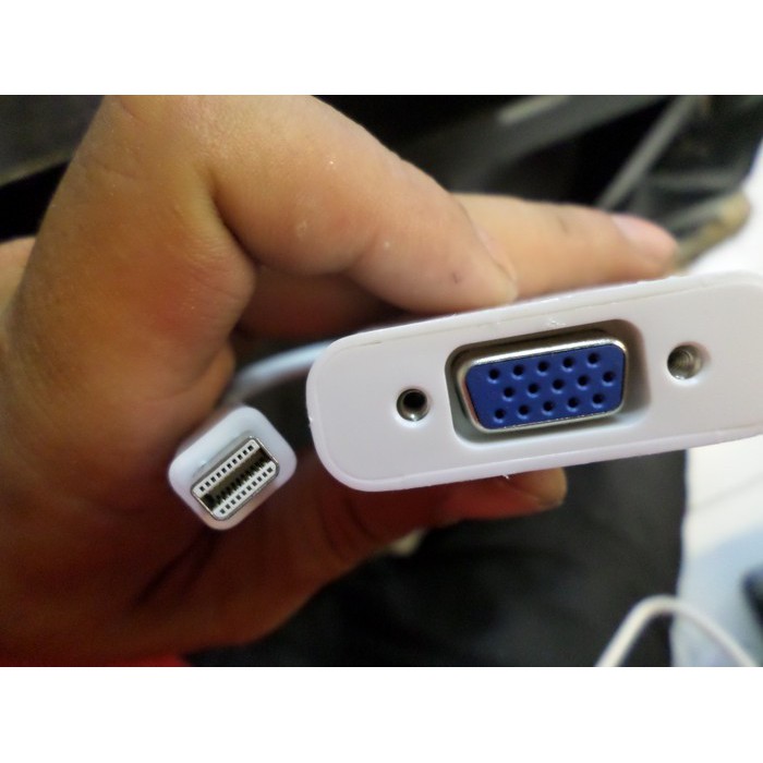 Mini Displayport / Thunderbolt to VGA Adapter - converter