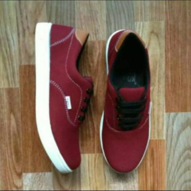 Rzs terlaris/termurah sepatu sneakers vans tali  39-43