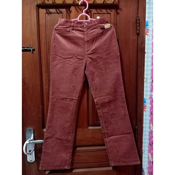 preloved celana wanita corduroy like new
