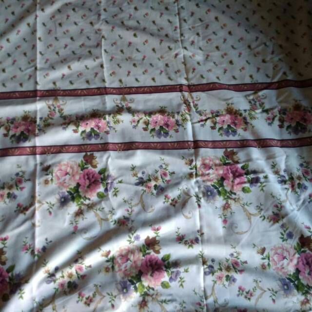 Gorden kolong dapur bunga coklat