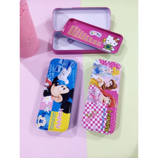 

TEPAK PENSIL KARAKTER KARTUN TEMPAT PENSIL ANAK