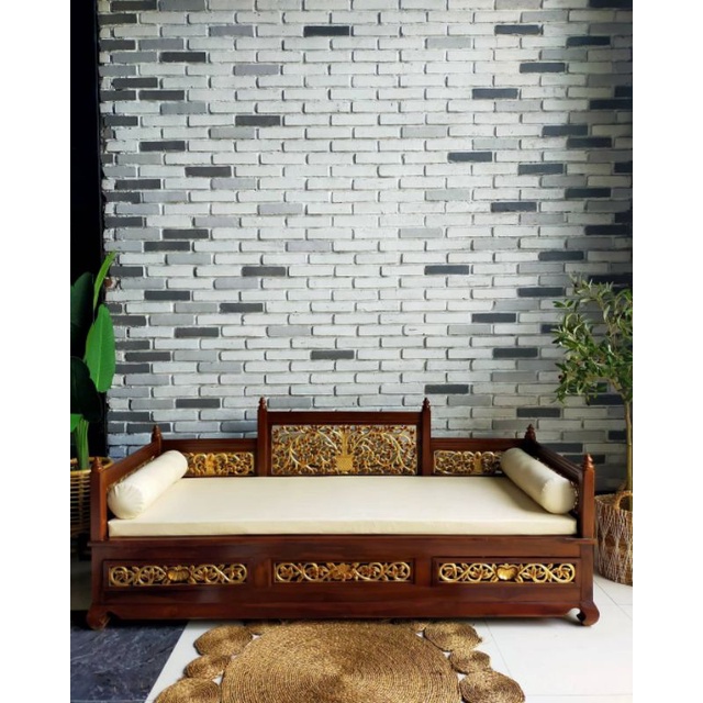 Bale Bale Rahwana Jati. Bale Bale Jati