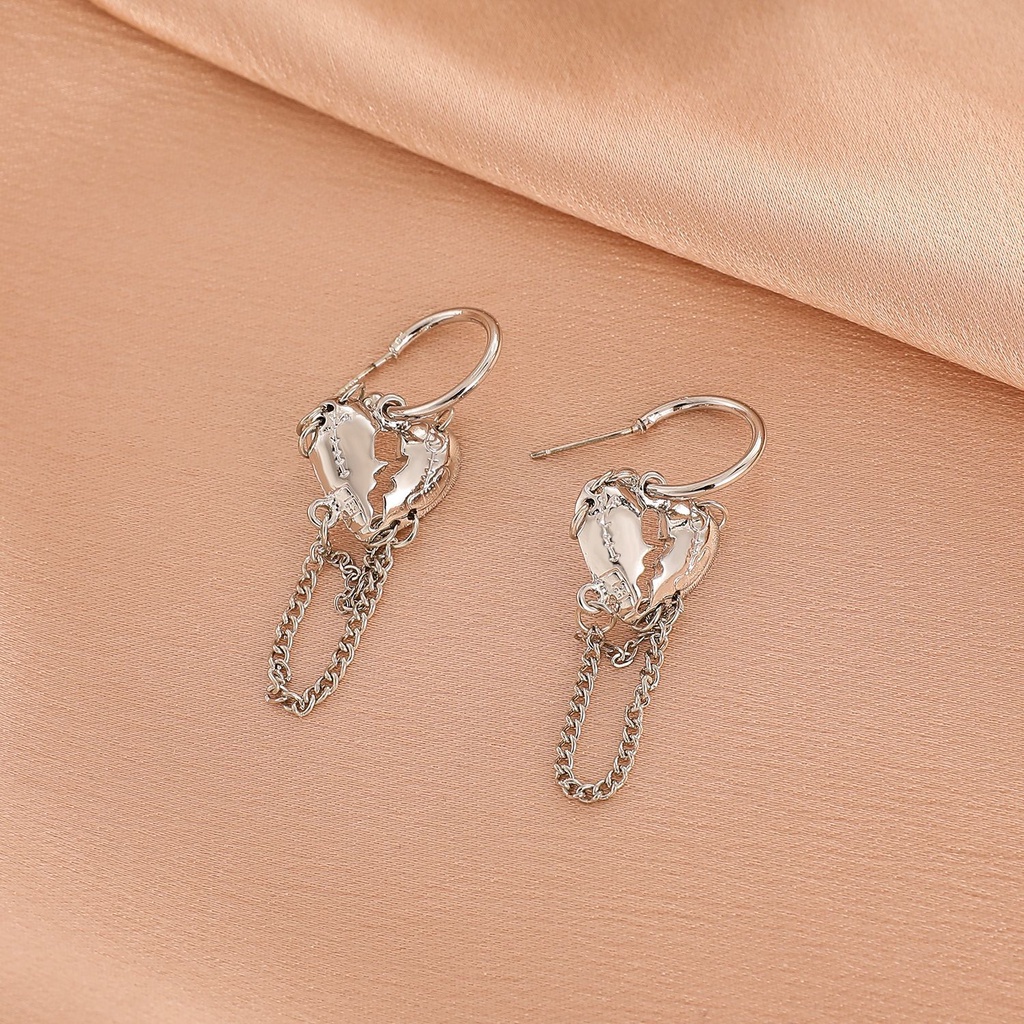 Anting Rantai Rumbai Bentuk Hati Bahan Metal Gaya Vintage Punk Untuk Wanita