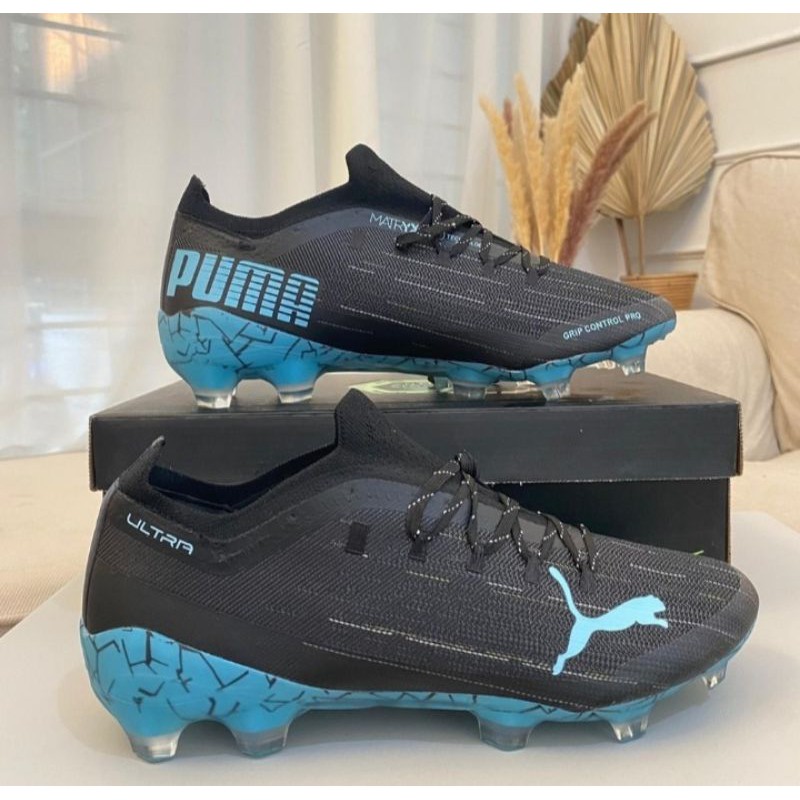 Sepatu Bola Puma Ultra 1.1 Black Light Blue FG