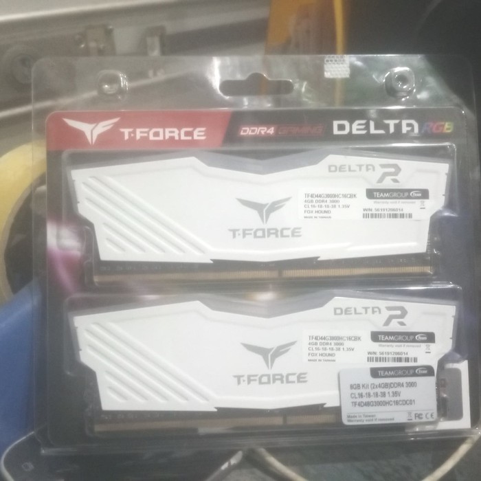 Team T-force Delta RGB 8GB (2x4GB) DDR4 3000Mhz