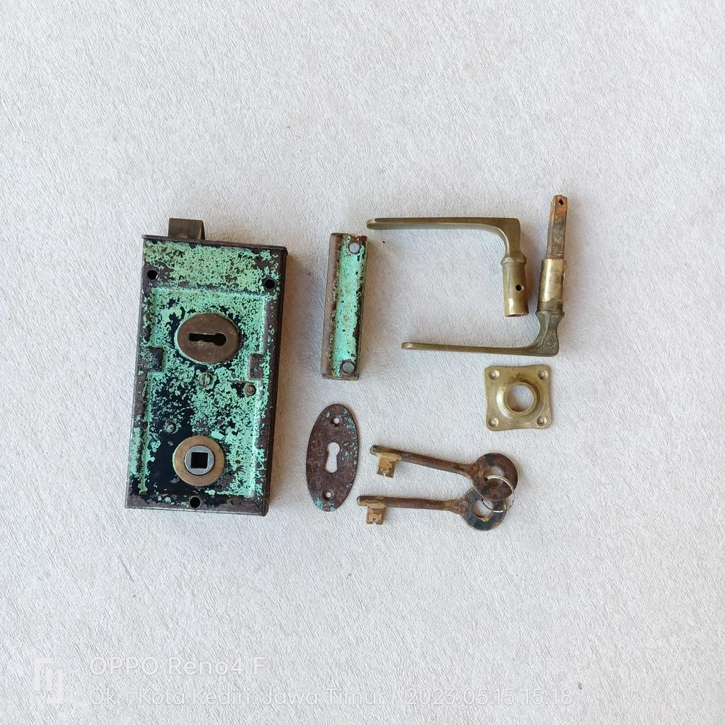Kunci-Slot Pintu Outbow Antik-Jadul-Lawas-Lawasan Kuningan-Germany