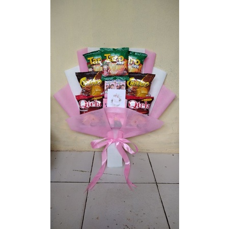 

Buket snack untuk hadiah hampers wisuda ulang tahun seminar proposal graduation