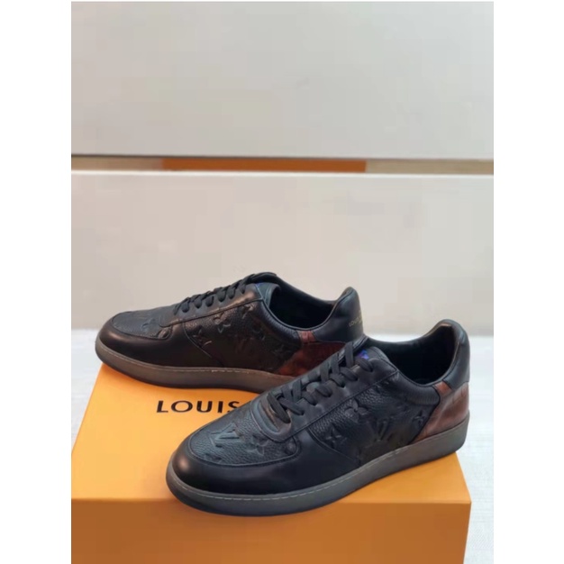 Jual Sepatu Louis Vuitton Original Model Terbaru - Harga Promo Oktober 2023