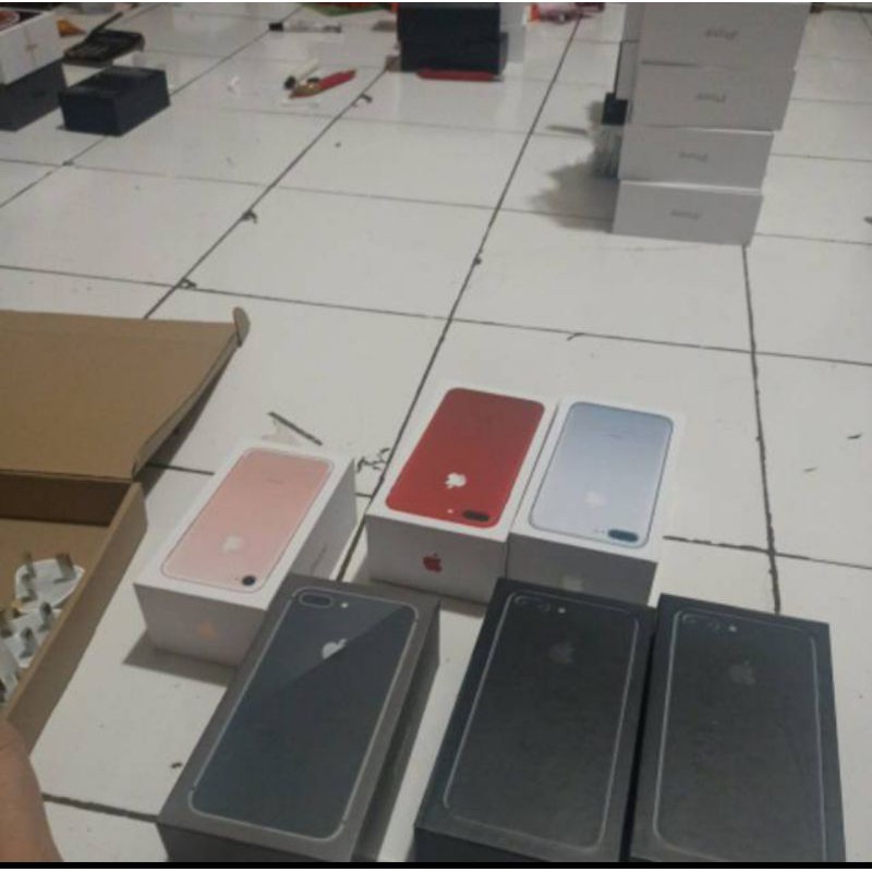

iPhone 8plus fullset free imei