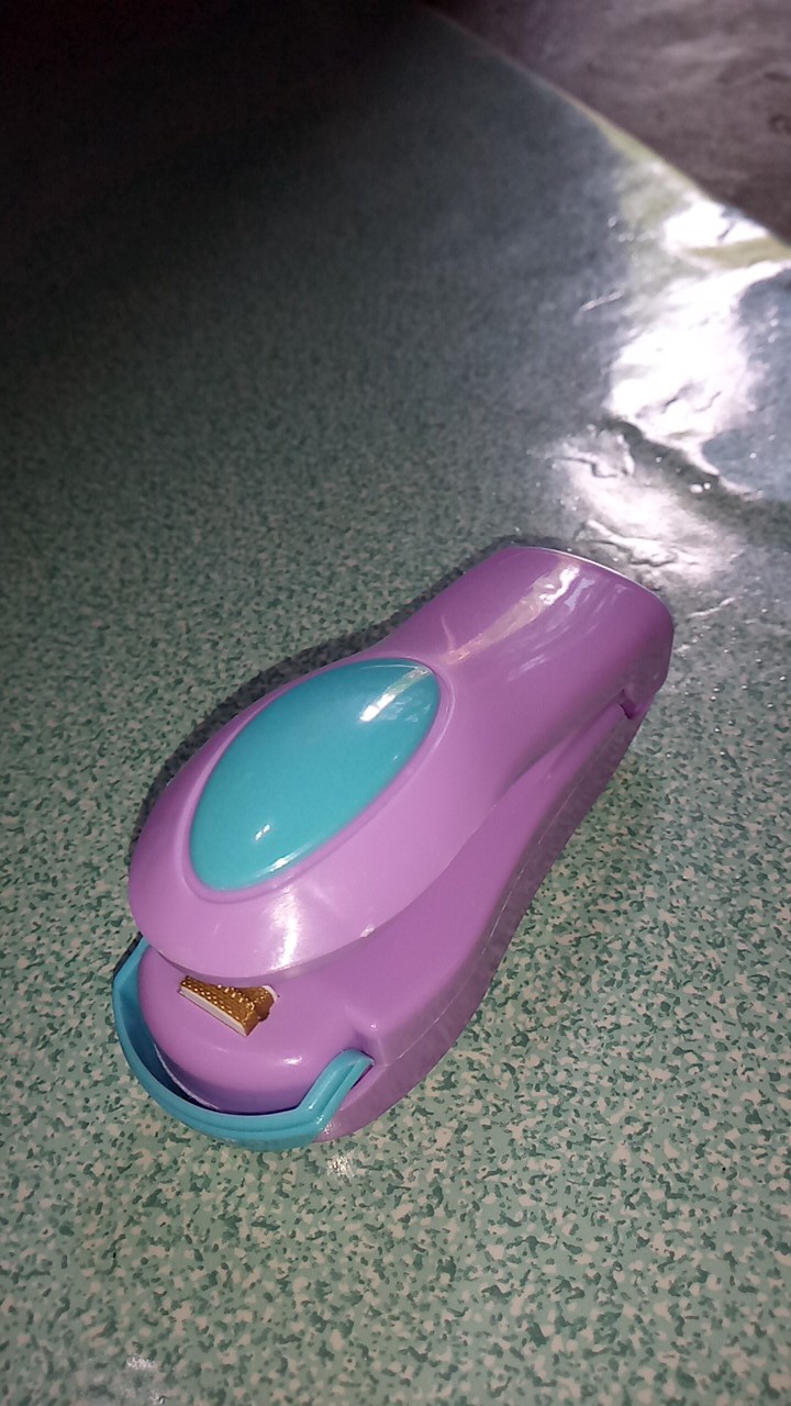 Hand Sealer Mini Portable Alat Perekat Plastik Bungkus Snack Makanan Serbaguna