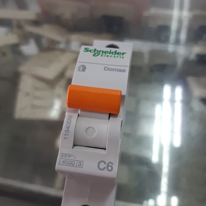 MCB 6a schneider merlin gerin