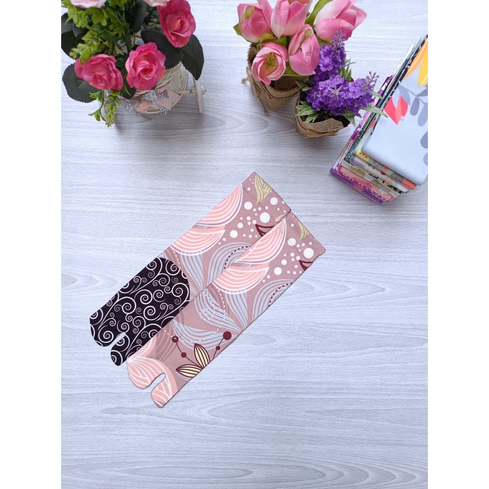 KAOS KAKI PRINTING MUSLIMAH DEWASA VERSI TELAPAK HITAM / KAOS KAKI JEMPOL PRINTING KAOS KAKI MUSLIMAH MOTIF-Motif 7