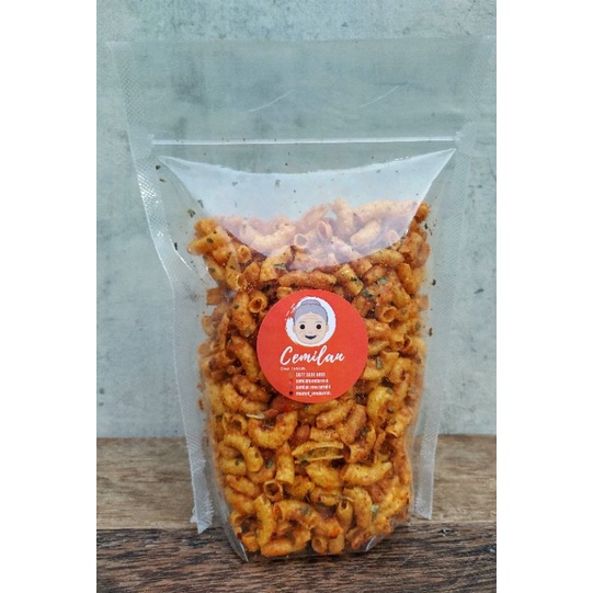 

MAKANAN RINGAN MAKARONI KRIUK PEDAS GURIH HARGA MURAH 250 GRM RASA KENCUR + DAUN JERUK