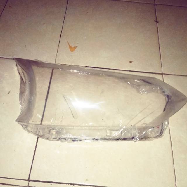 Mika kaca lampu depan headlamp mobil avanza