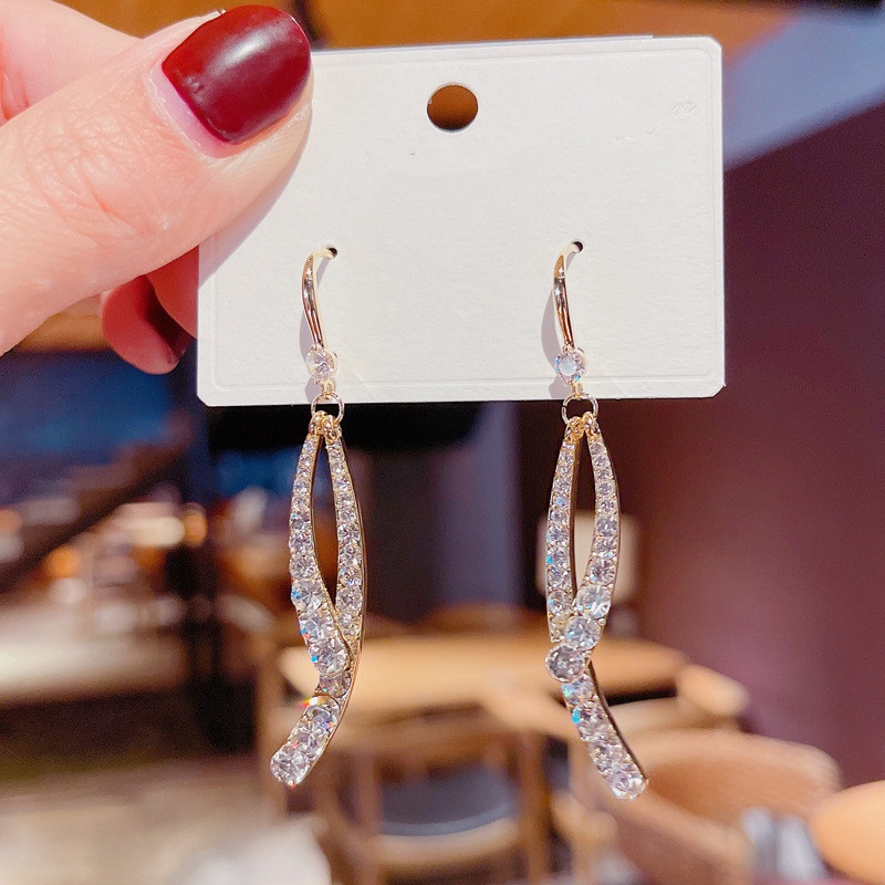 Anting Kait Gantung Desain Salib + Rumbai Gaya Trendy / Simple / Mewah Ringan Untuk Wanita