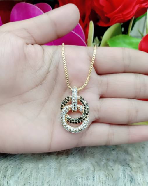 Xuping Kalung Dan liontin Mata hitam