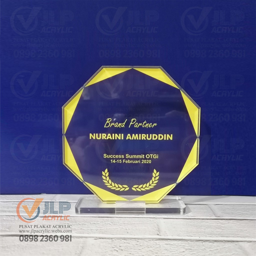 PLAKAT AKRILIK PIALA TROPHY PIAGAM MEDALI UK. 20X10