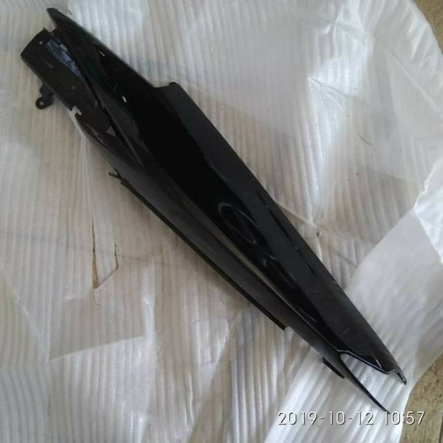 BODY BELAKANG KIRI JUPITER MX NEW 135 HITAM ORI YGP