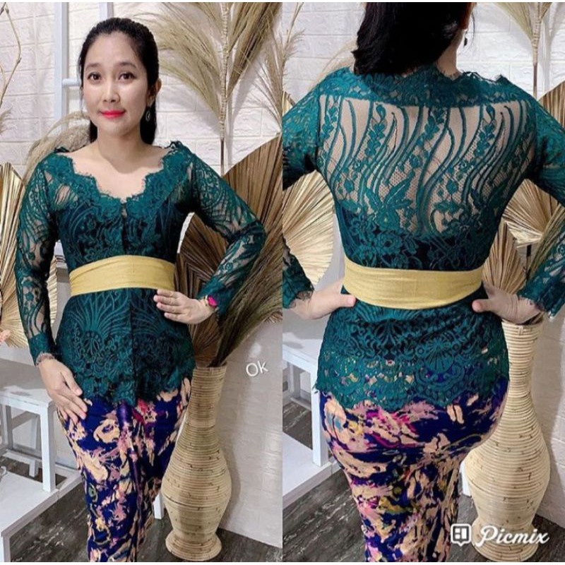 kebaya sabrina brokat semiprancis. kebaya bali