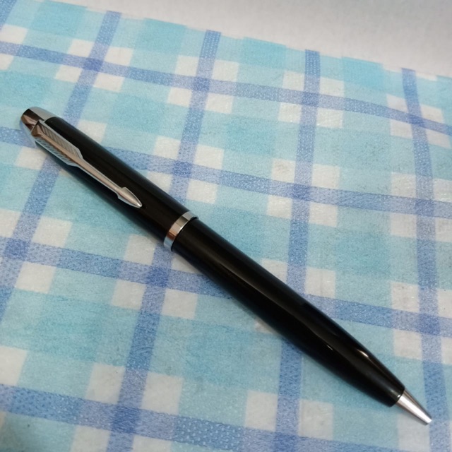 

Pulpen CUSTOM GRAFIR tw 250 black list silver