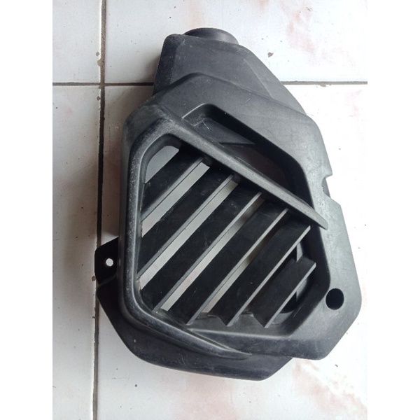 cover tutup radiator Vario 125 lama