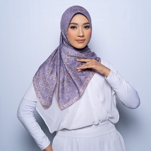 ELZATA KERUDUNG HIJAB SEGI EMPAT MOTIF KAILA YARA TERBARU