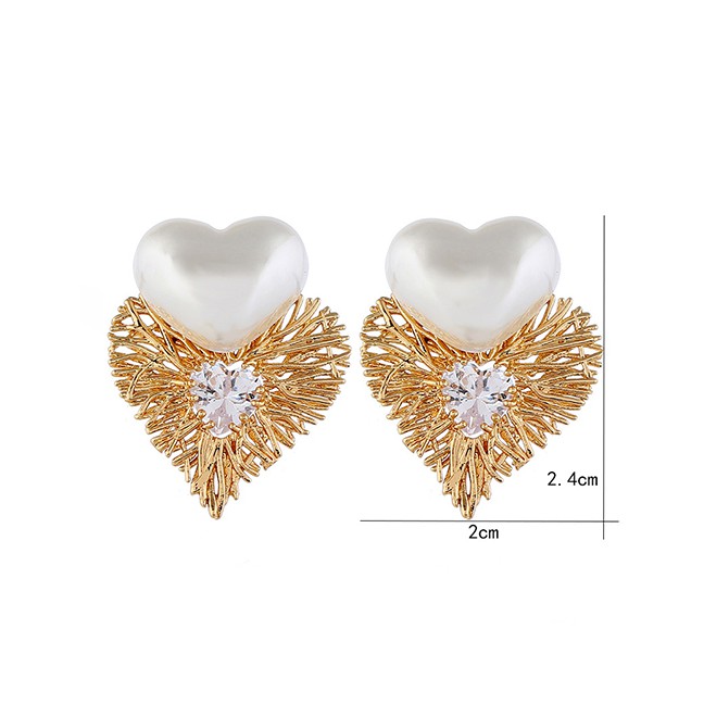 LRC Anting Fashion Yellow Alloy Hollow Love Diamond Stud Earrings D28734