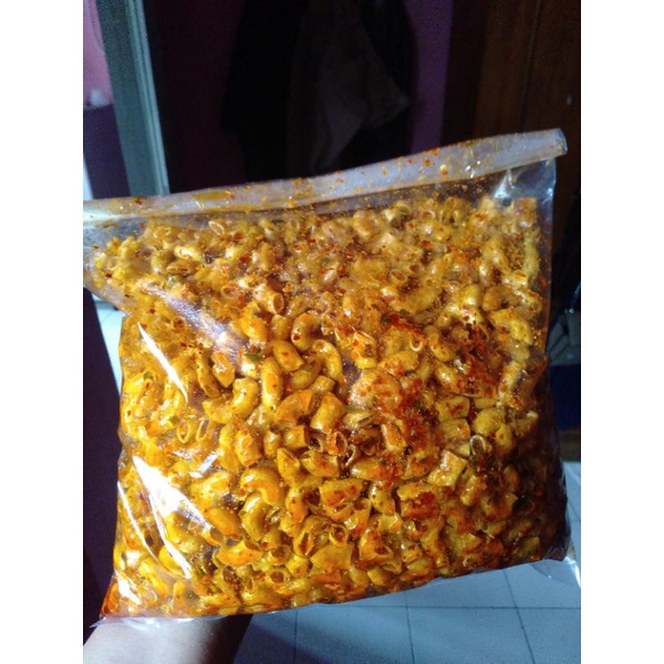

Cemilan kering Makaroni cikruh kiloan pedas daun jeruk