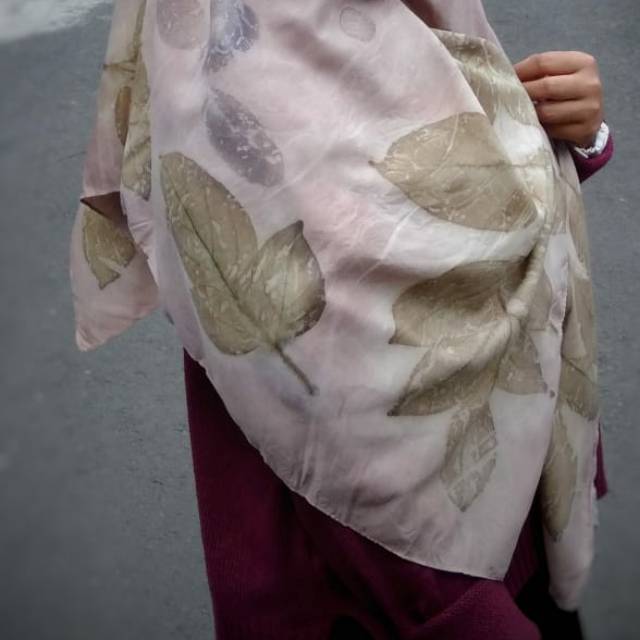 Ecoprint | Batik Ecoprint | Jilbab Ecoprint | Ecoprint Ramah Lingkungan