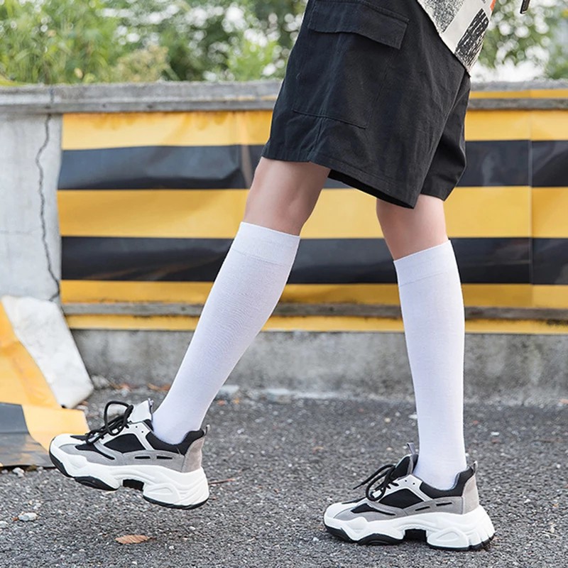 Kaos Kaki Wanita Tebal Murah Selutut Warna Hitam Putih Cream Sepasang Kaus Kaki Cewek Panjang Selutut