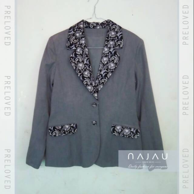 PRELOVED THRIFT BLAZER JAS  WANITA  ABU ABU KOMBINASI  